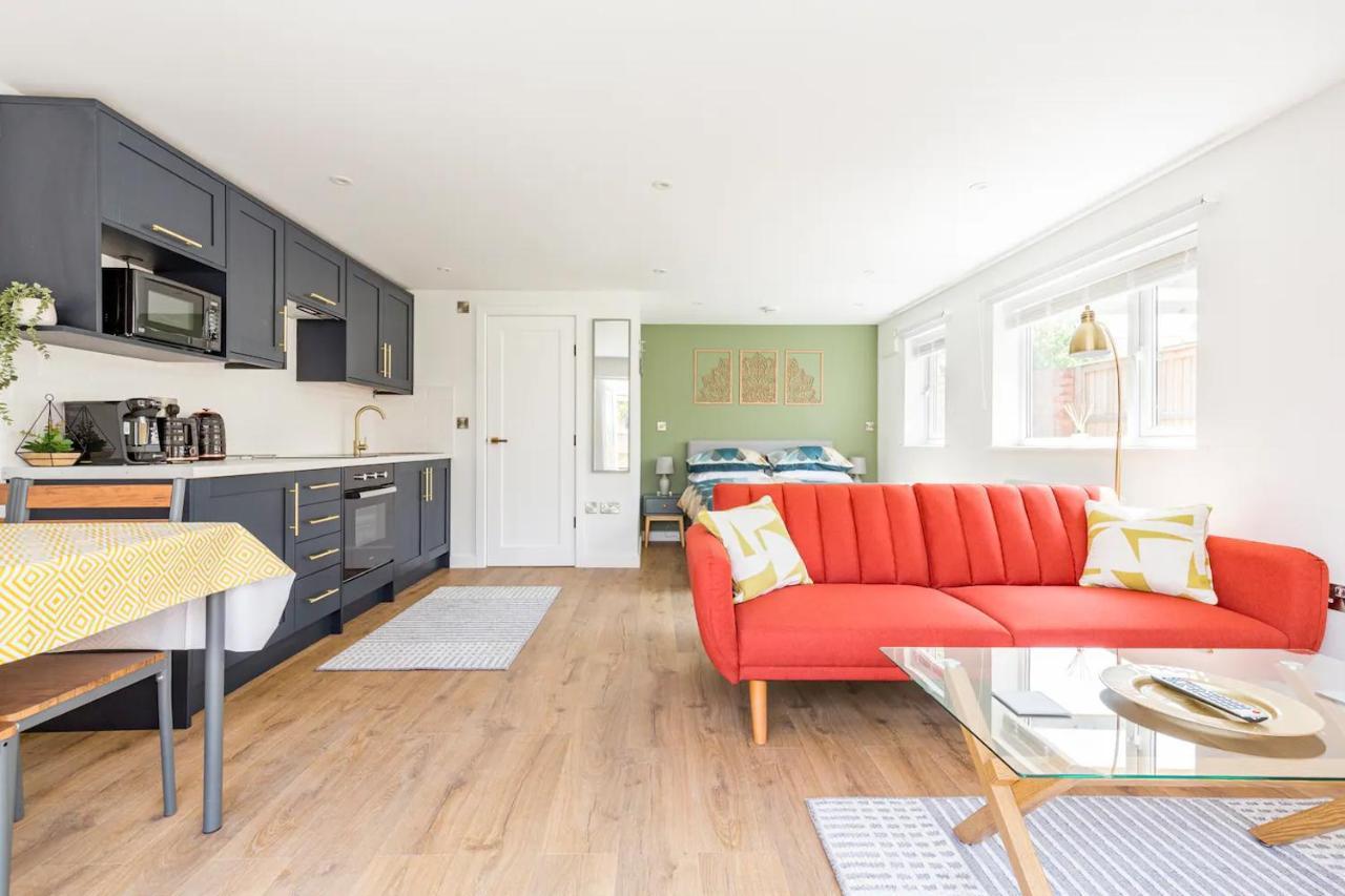 Charming Chester Studio With Private Garden & Free Parking エクステリア 写真