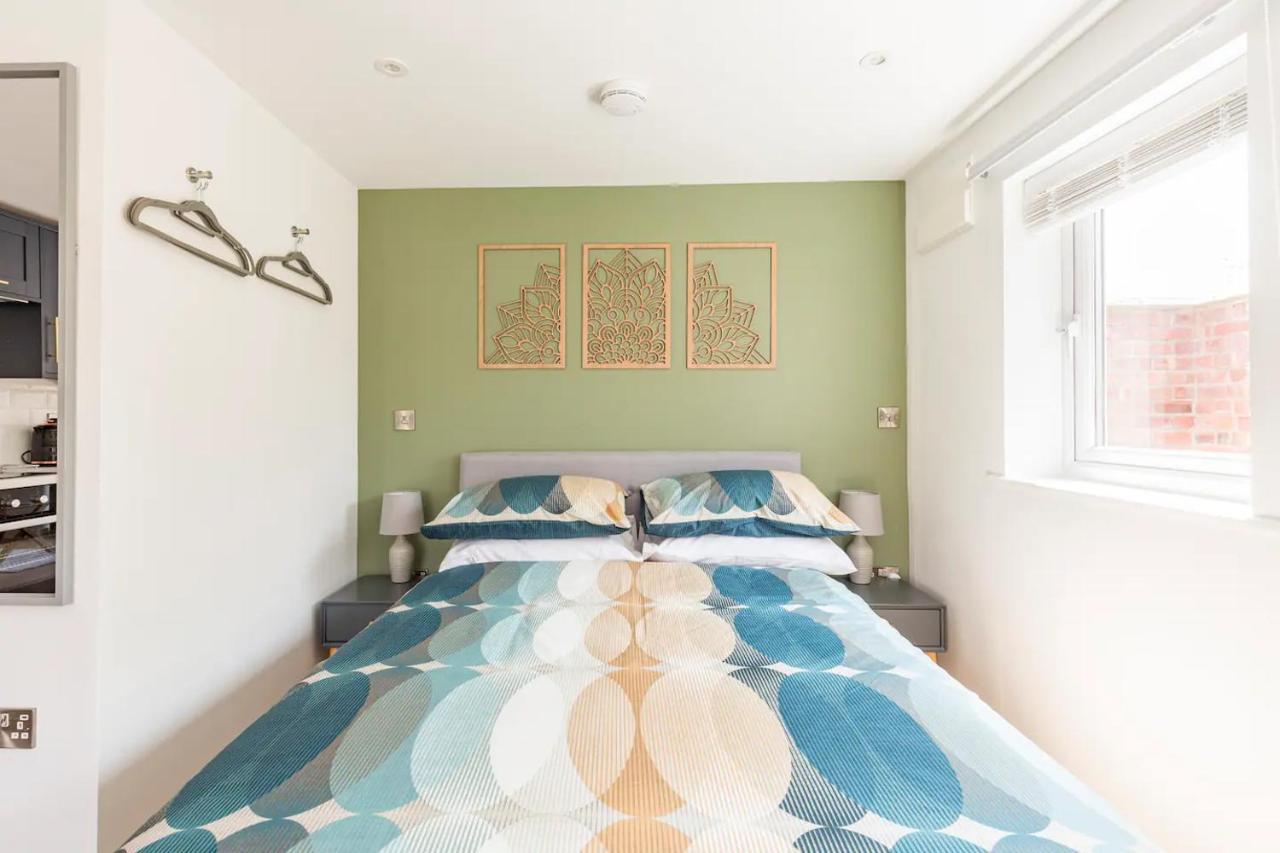 Charming Chester Studio With Private Garden & Free Parking エクステリア 写真