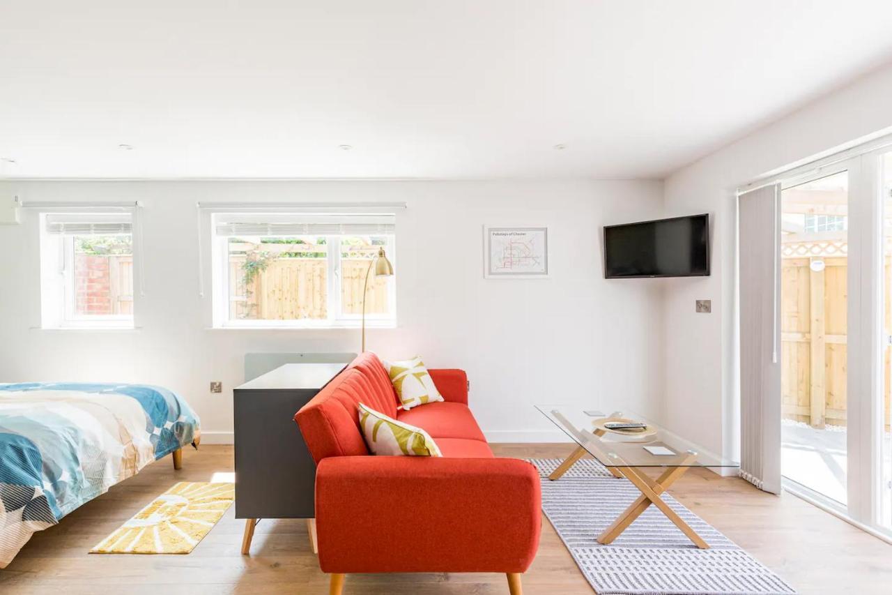 Charming Chester Studio With Private Garden & Free Parking エクステリア 写真
