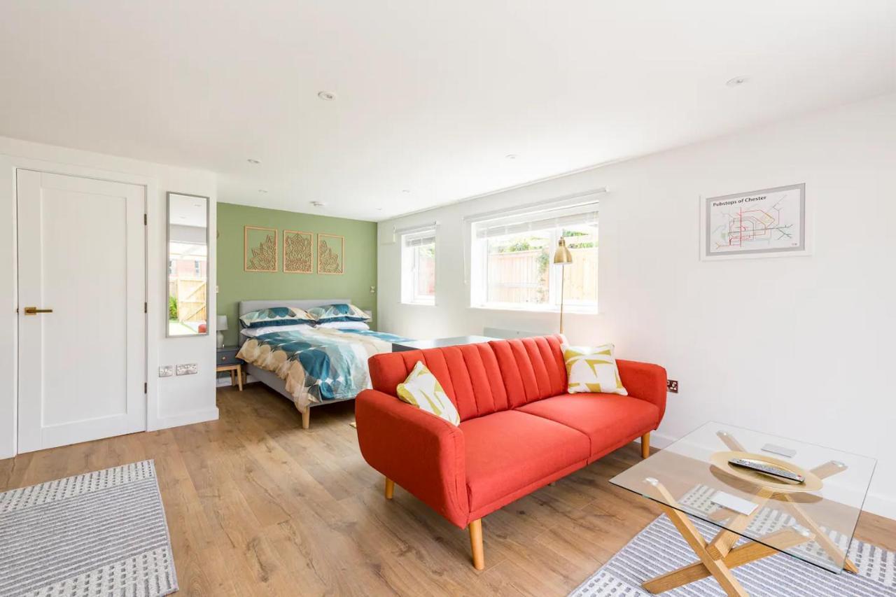 Charming Chester Studio With Private Garden & Free Parking エクステリア 写真