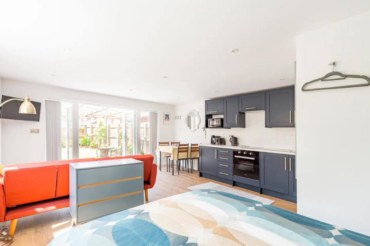 Charming Chester Studio With Private Garden & Free Parking エクステリア 写真