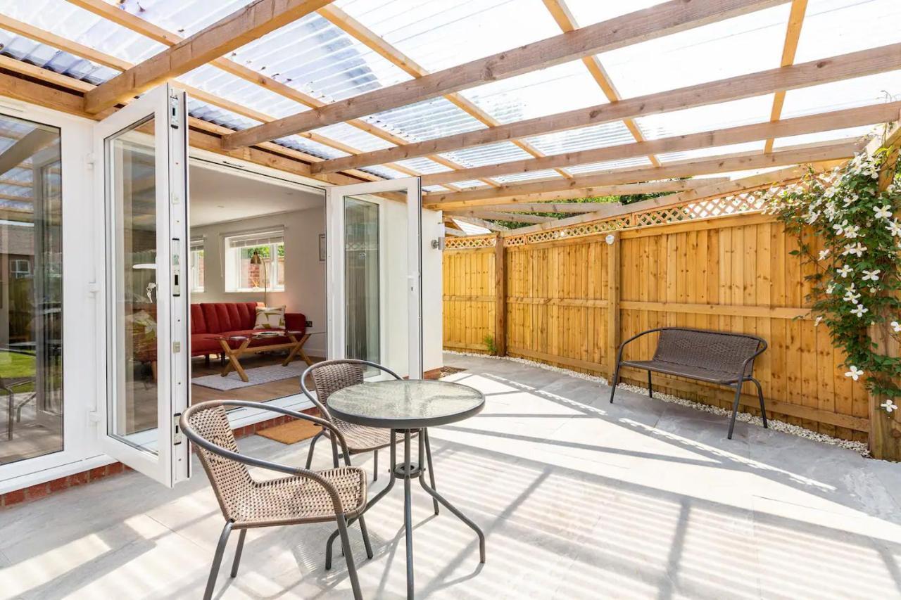 Charming Chester Studio With Private Garden & Free Parking エクステリア 写真